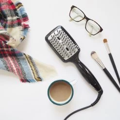 BaByliss Smoothing Heated Brush HSB101E -Hair Chic Soldes babyliss smoothing heated brush hsb101e brosse lissante pour cheveux 2