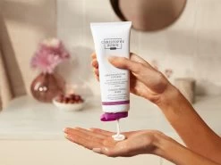 Christophe Robin Color Shield Mask With Camu-Camu Berries 9 Christophe Robin Color Shield Mask With Camu-Camu Berries -Hair Chic Soldes christophe robin color shield mask with camu camu berries masque nourrissant cheveux pour cheveux colores et meches 4