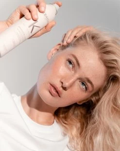 Kérastase Fresh Affair -Hair Chic Soldes kerastase fresh affair shampoing sec pour tous types de cheveux 4